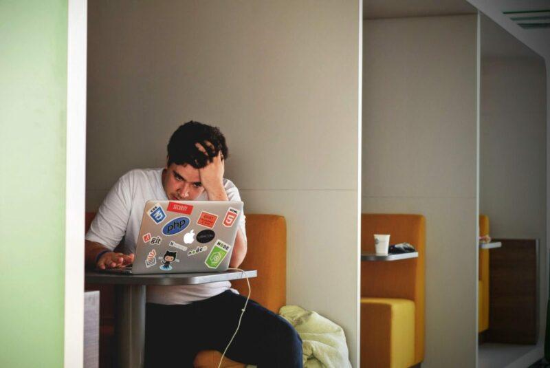 Tips Hadapi Tekanan Kerja